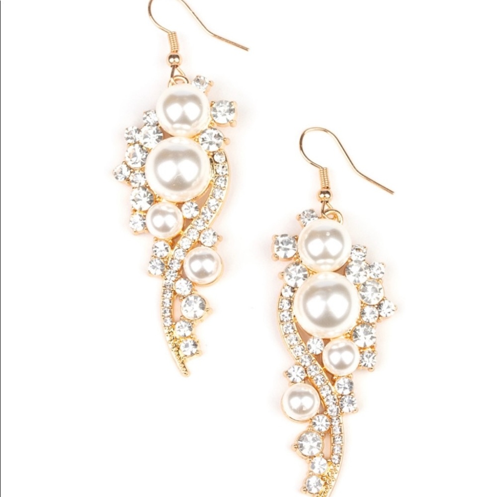 High End Elegance - gold - earrings Paparazzi.